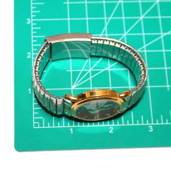 Seiko Bugs Bunny Large Dial Stretch Band Watch main image 7